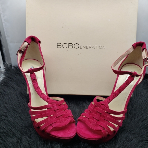 BCBGENERATION SUEDE HEELS - Picture 3 of 6
